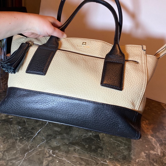 sold EUC Ivory and Black Kate Spade Leather - Picture 9 of 12